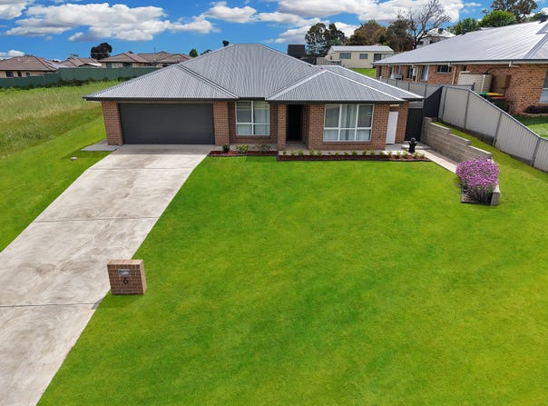 6 Giugni Place, Young, NSW 2594