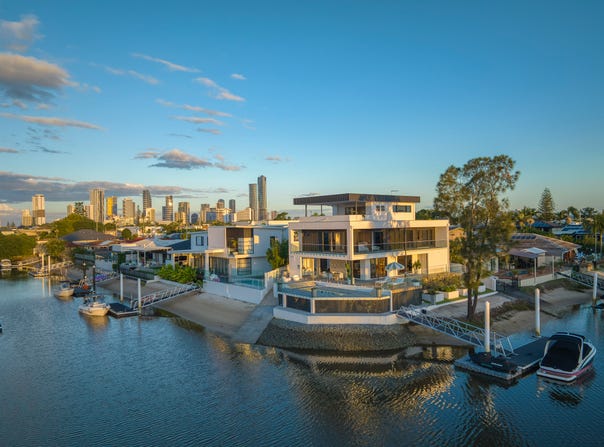 15 Cresta Court, Broadbeach Waters, Qld 4218