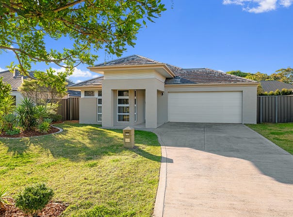 4 Tooroong Road, Fern Bay, NSW 2295