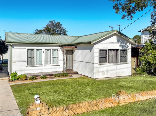 8 Nelson Street, Umina Beach, NSW 2257