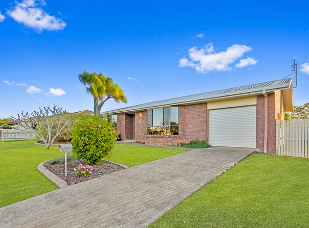 11 Ian Avenue, Kawungan, Qld 4655