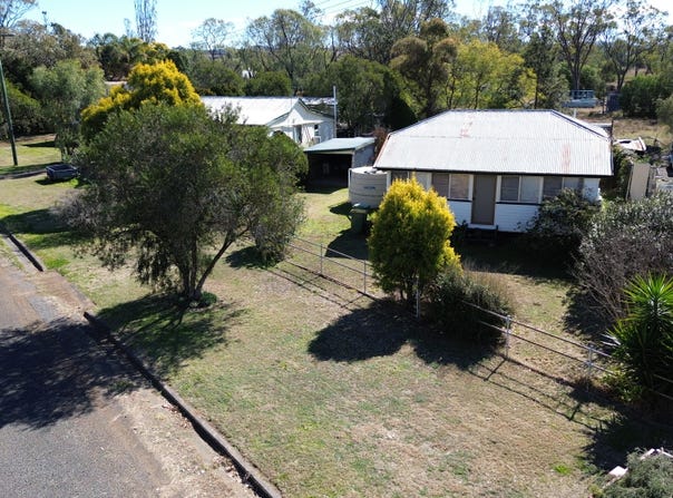 13 Daly Street, Quinalow, Qld 4403