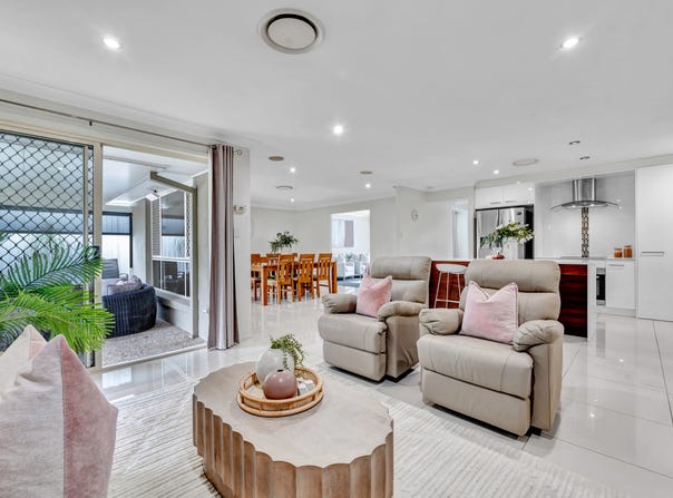 47 Cribb Road, Carindale, Qld 4152