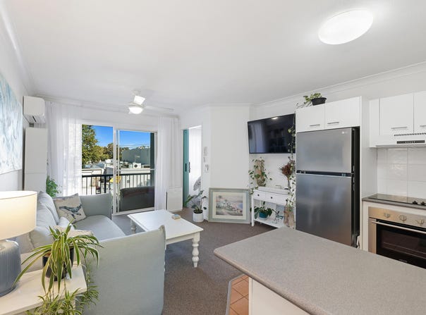 10/3-5 Barranbali Street, Surfers Paradise, Qld 4217