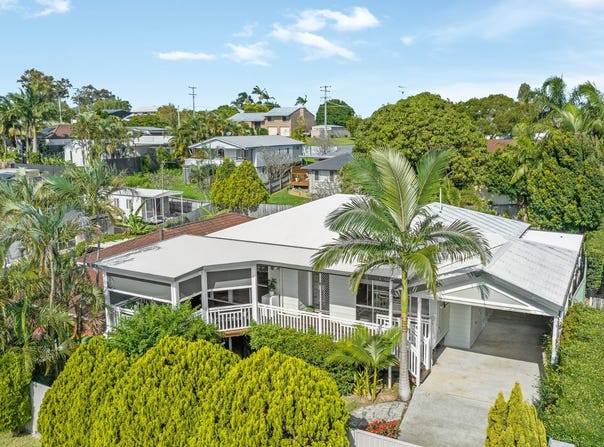 18 Akoonah Street, Hope Island, Qld 4212