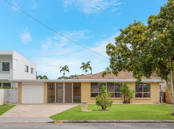 217 Mallawa Drive, Palm Beach, Qld 4221