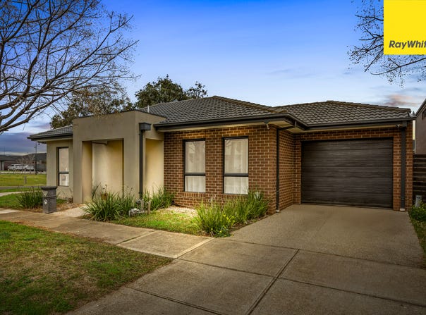 1/8 Cherington Place, Strathtulloh, Vic 3338
