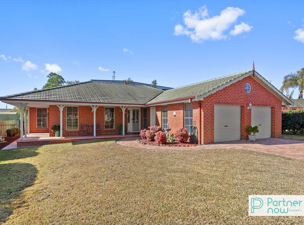 24 Cobb & Co Circuit, Tamworth, NSW 2340