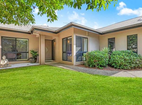 2-4 Dwyer Place, Redlynch, Qld 4870