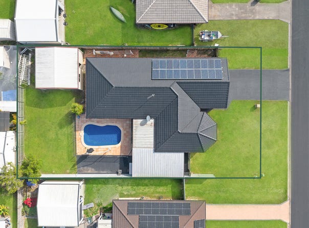 7 Bronton Way, Point Vernon, Qld 4655