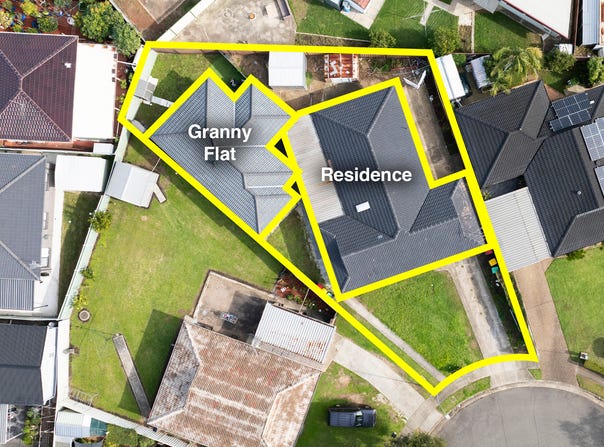 6 & 6A Upwey Place, St Johns Park, NSW 2176