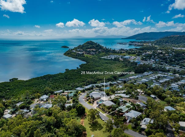 28 MacArthur Drive, Cannonvale, Qld 4802
