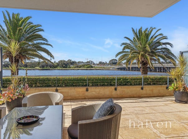 E4/70-72 Canning Beach Road, Applecross, WA 6153