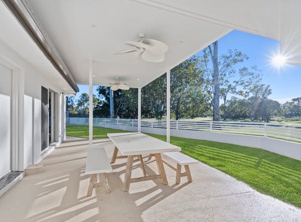 8 Calder Crescent, Helensvale, Qld 4212