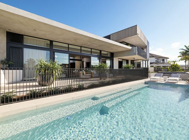 2 Saywell Street, Sorrento, Qld 4217