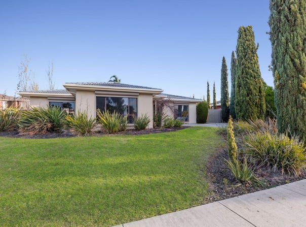 2 Australia Drive, Taylors Lakes, Vic 3038