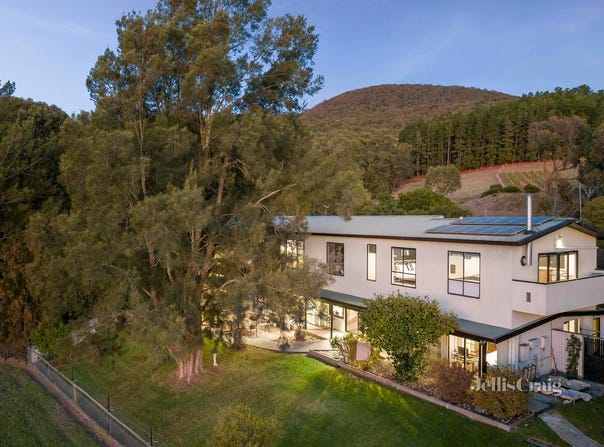 174 Pine Avenue, Badger Creek, Vic 3777