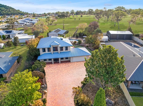24 Fairway Crescent, Stanthorpe, Qld 4380