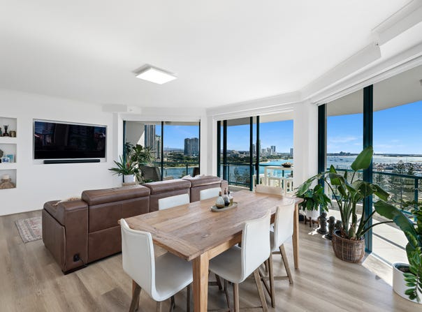 49/22 Montgomery Avenue, Main Beach, Qld 4217