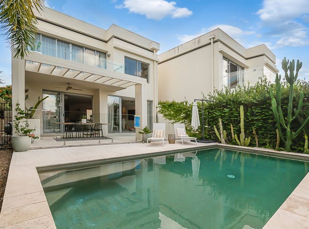 14A Garden Grove, Carrara, Qld 4211