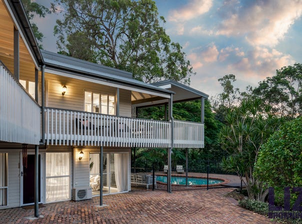 49 Burbong Street, Chapel Hill, Qld 4069