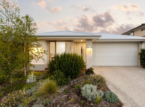 5 Scottsdale Street, Charlemont, Vic 3217