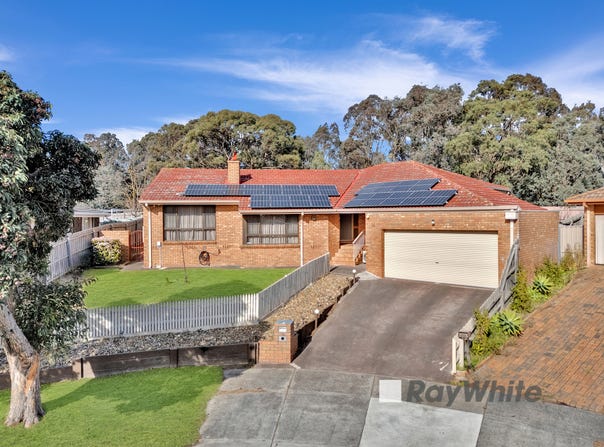 16 Munro Close, Hampton Park, Vic 3976