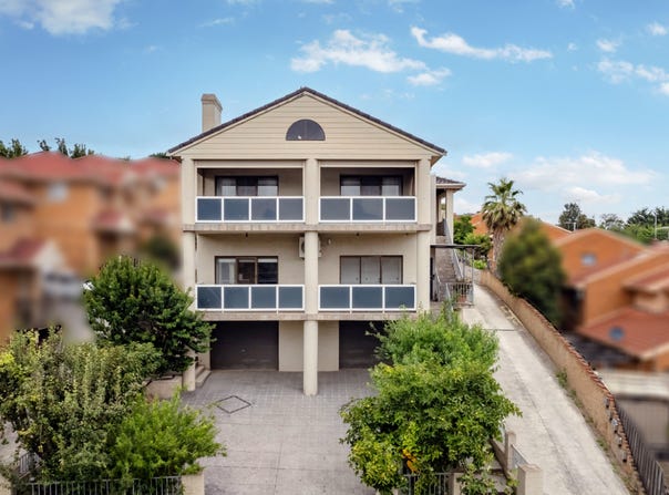 1/8 Shankland Boulevard, Meadow Heights, Vic 3048
