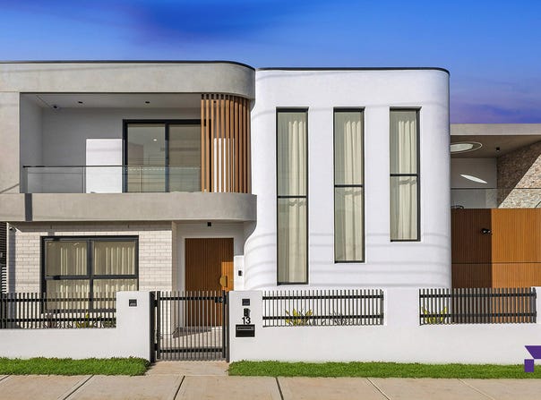13 Flinders Road, Georges Hall, NSW 2198
