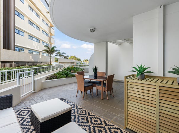 102/1483 Gold Coast Highway, Palm Beach, Qld 4221