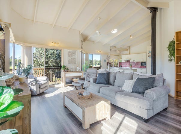 2/22 Berrambool Drive, Berrambool, NSW 2548