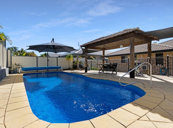 13 Harrison Circuit, Urangan, Qld 4655