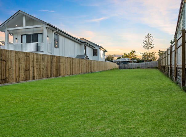 33 Whites Road, Manly West, Qld 4179