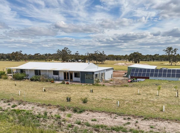 73 McGuire Road, Broomehill Village, WA 6318