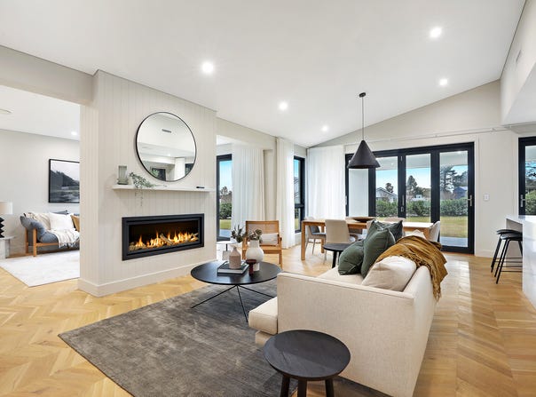 2 Challoner Rise, Renwick, NSW 2575