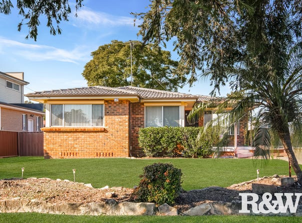 4 Melville Road, St Clair, NSW 2759