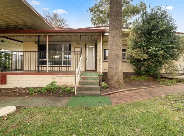 29 Waltham Road, Armadale, WA 6112