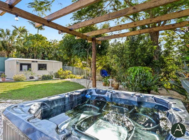 18 Pineneedle Court, Oxenford, Qld 4210