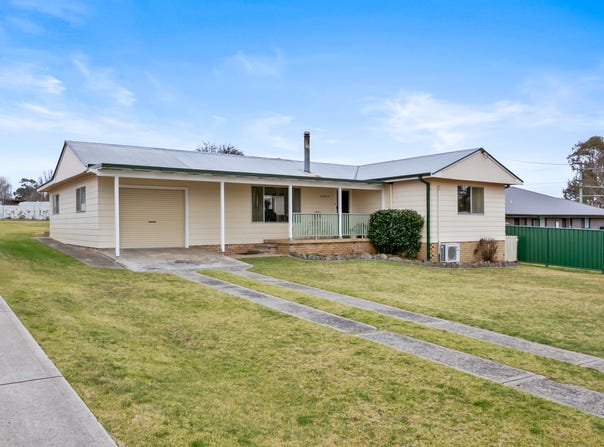 45 Duke Street, Uralla, NSW 2358