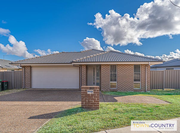 30 Holmfield Drive, Armidale, NSW 2350