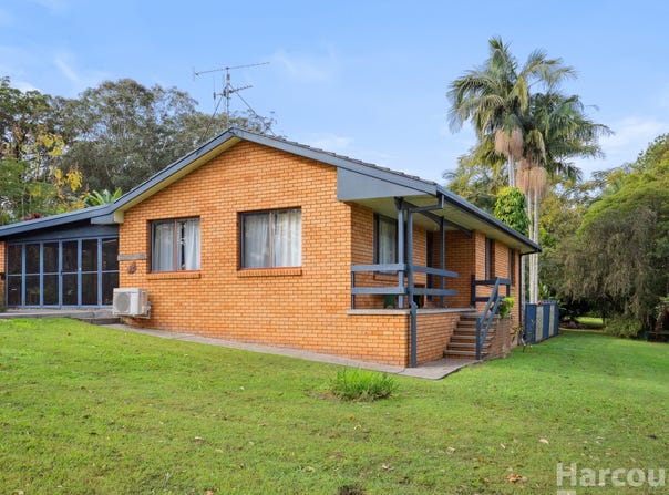 1 Hillview Drive, Yarravel, NSW 2440