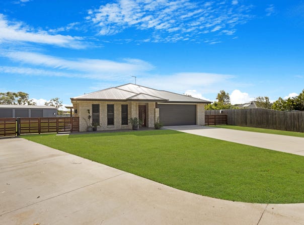 4 Walkers Road, Urangan, Qld 4655
