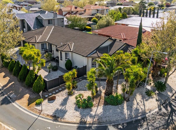 53 Mccubbin Drive, Taylors Lakes, Vic 3038