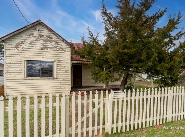 152 Bridge Street, Uralla, NSW 2358
