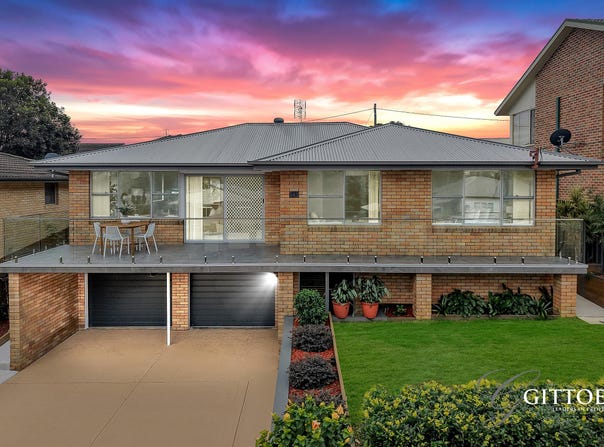 11 Berry Avenue, Green Point, NSW 2251