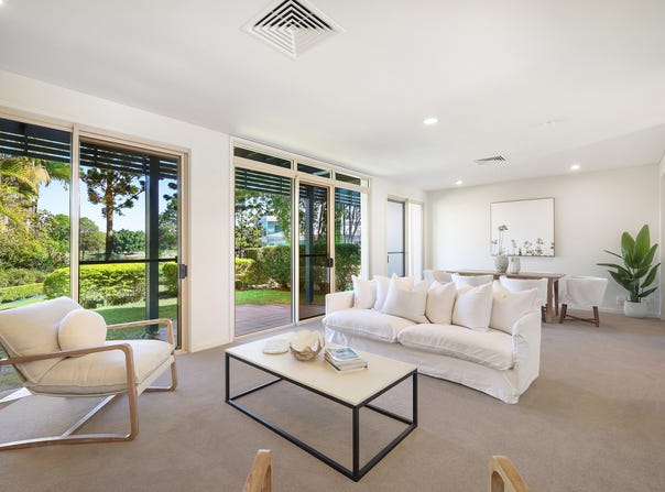 2103 South Shields Drive, Benowa, Qld 4217