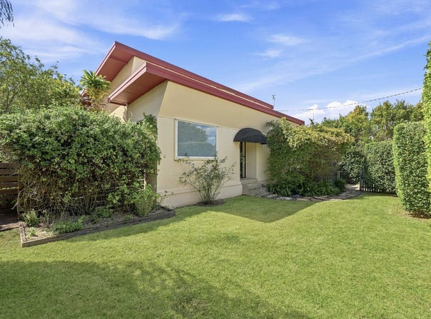 1 Hursley Road, Newtown, Qld 4350