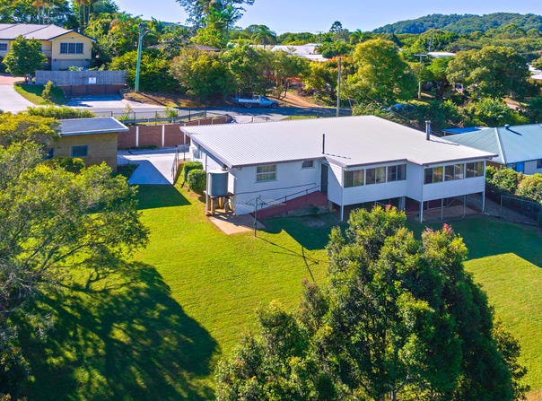 9 LAUREL AVENUE, Nambour, Qld 4560