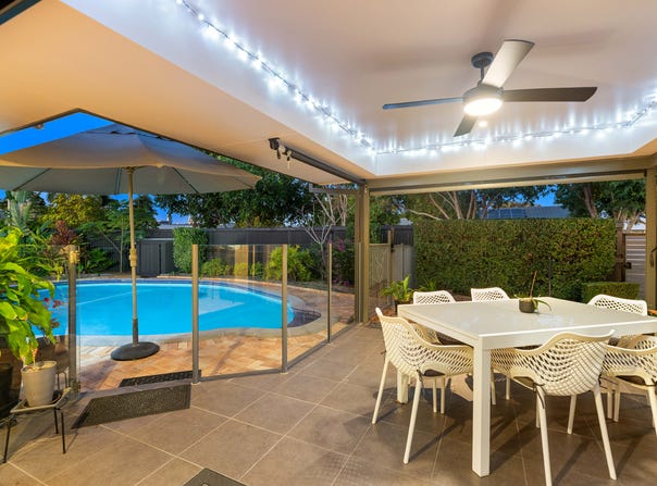1 Mcilwraith Avenue, Sorrento, Qld 4217