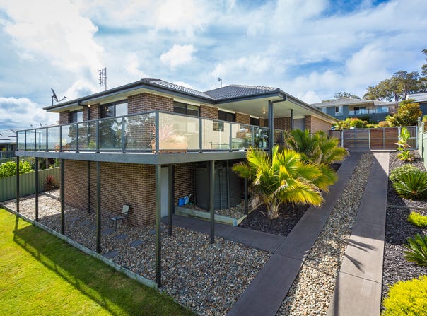 25 The Crest, Merimbula, NSW 2548